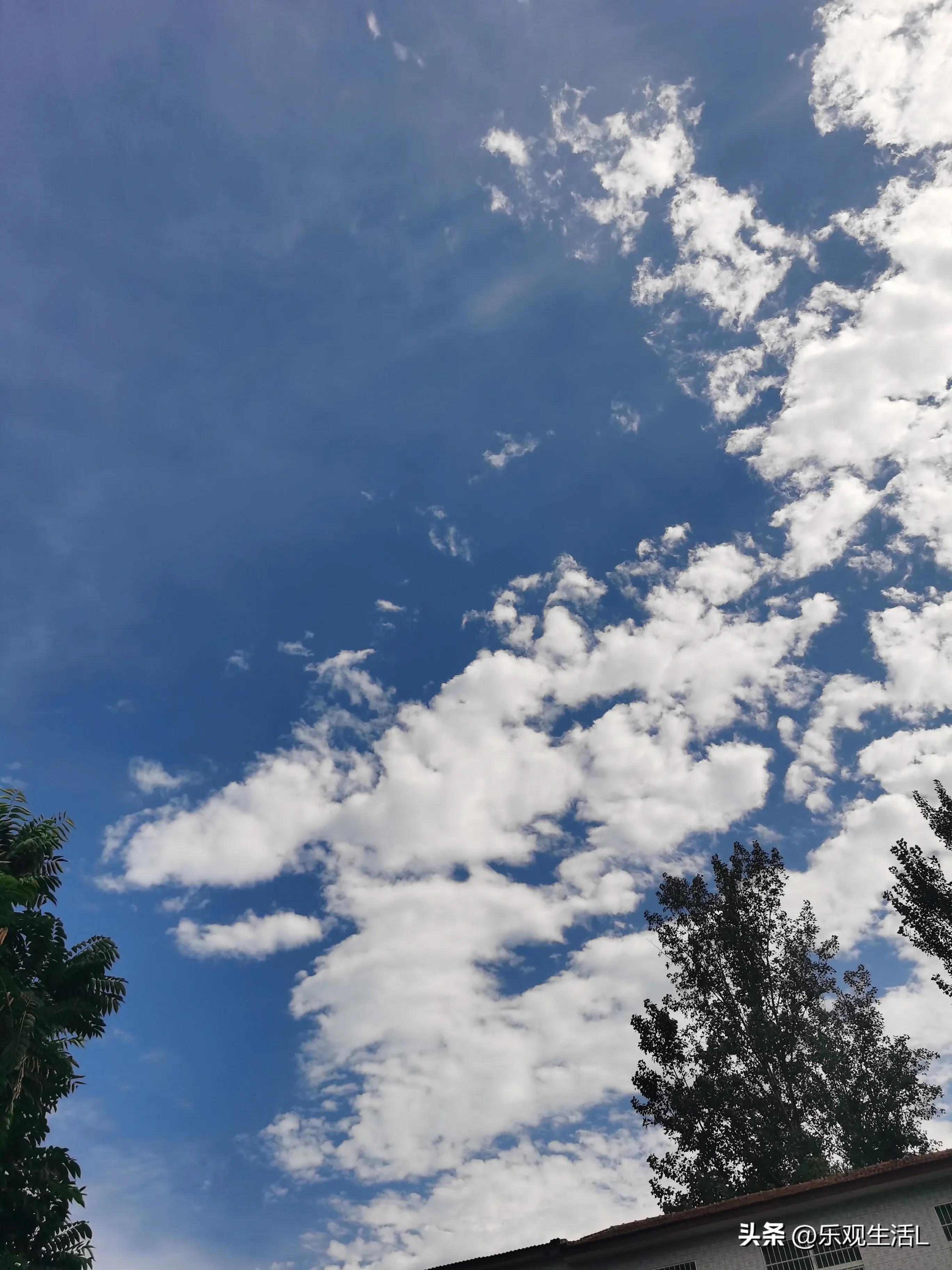 夏日的风和日丽,夏日的天空变幻莫测