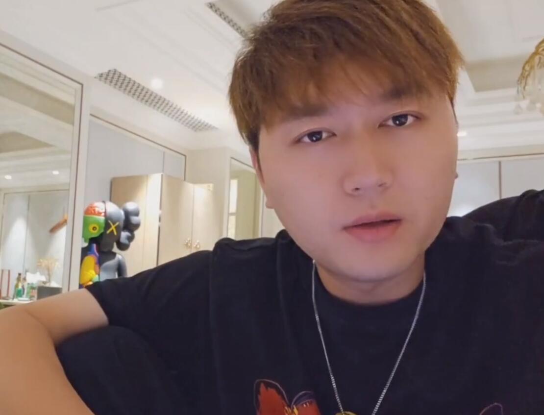 *牙虎**户外一哥被曝“4000万跑车是租的”人设崩塌，他这样回应！