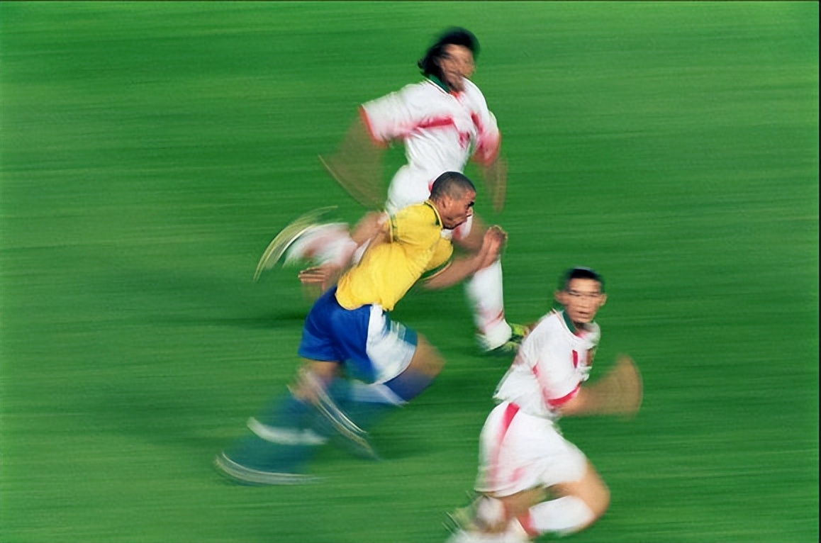 那些你没见过的足球图片,足坛最让人动容的图片