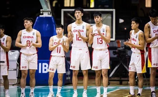 中国男篮十大未来之星赵维伦,赵维伦曾凡博