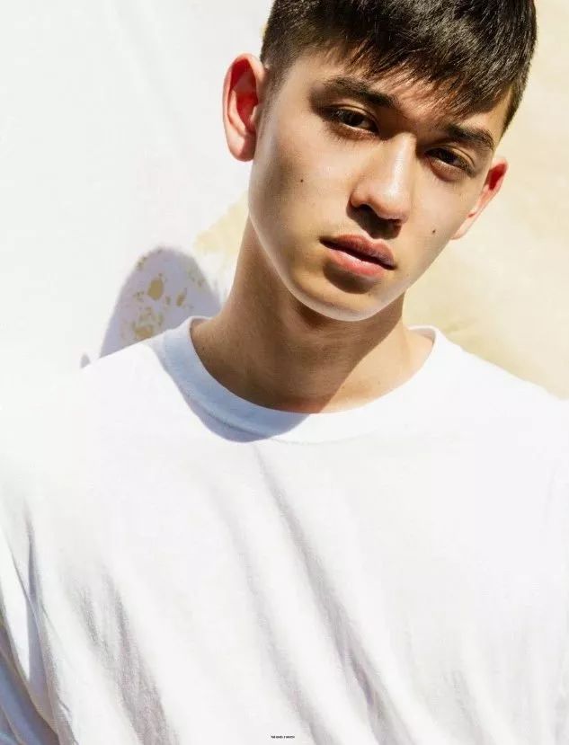 日本超模浅野启介拍摄CALVINKLEIN广告大片了！