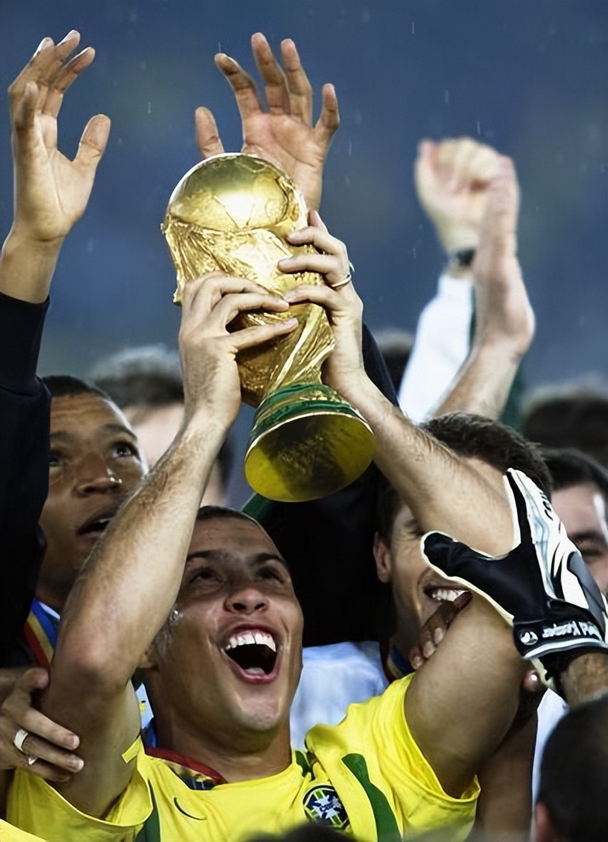 盘点世界足坛最精彩的十大进球,世界杯历史最强巴西队