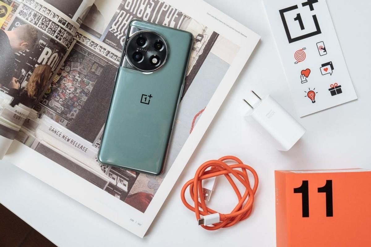 2022年想换手机推荐苹果还是华为,2023年最值得入手的手机有哪些