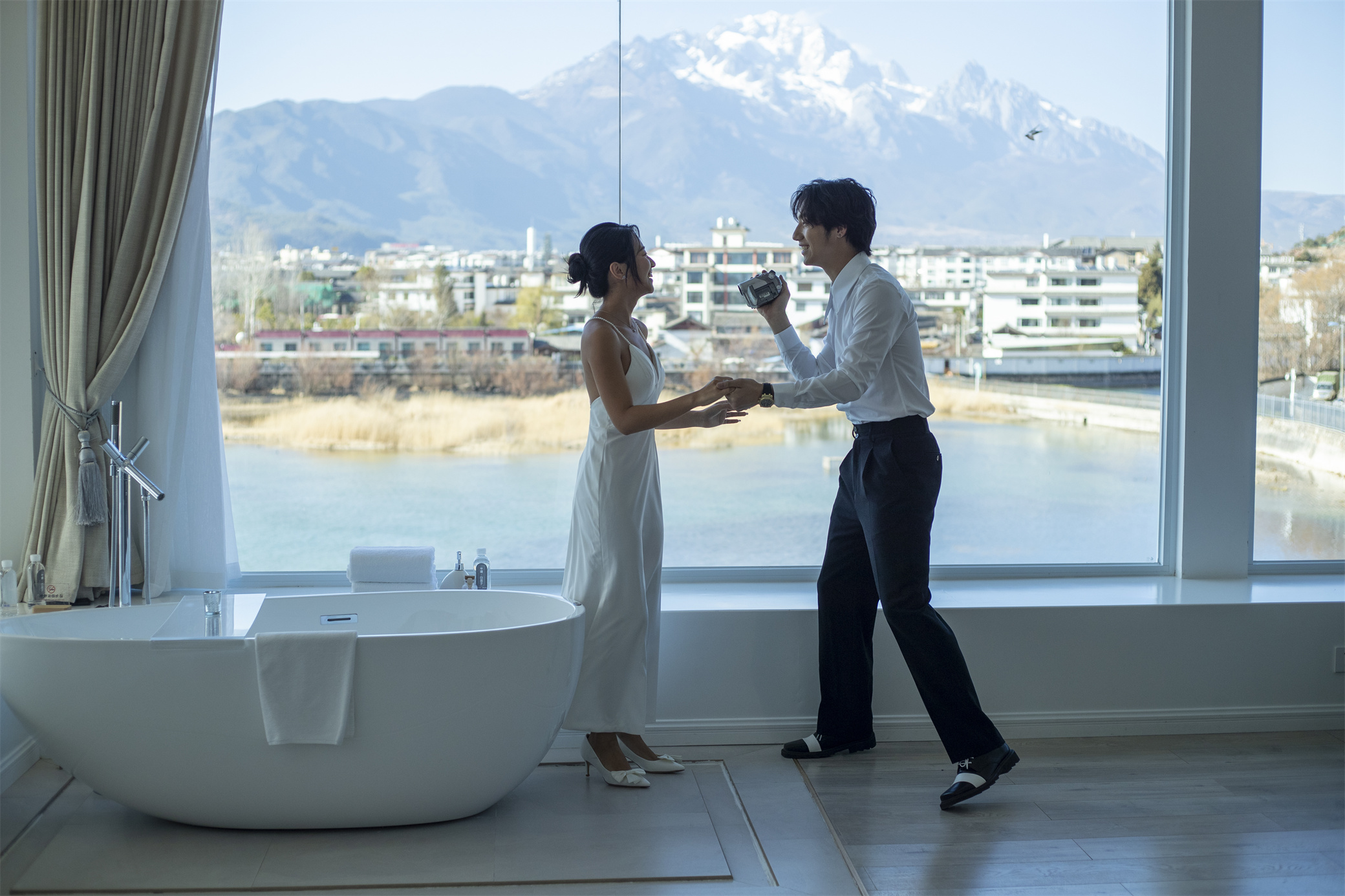 丽江莱色视觉婚纱摄影门店视频,丽江婚纱摄影口碑好的前十名团购