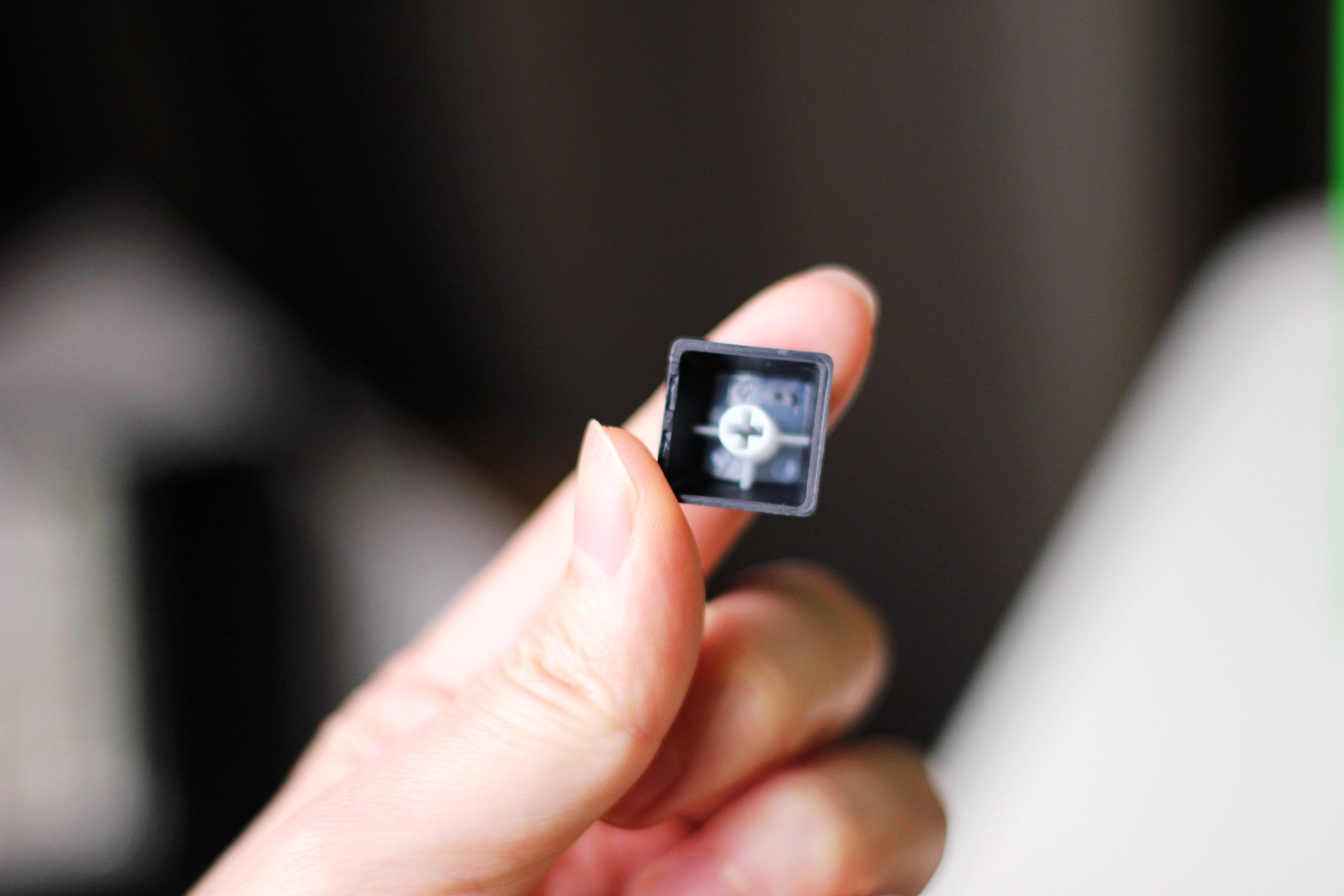 雷蛇黑寡妇蜘蛛幻彩版键盘测评,雷蛇键盘黑寡妇v4专业版测评