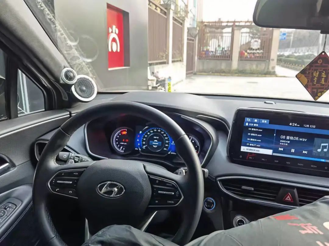 现代胜达升高2.5寸套件,现代胜达三色标