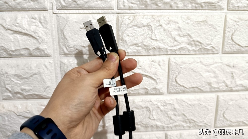 文字工作者用上电竞键鼠是什么体验？上手腹灵套装，点赞按键体验