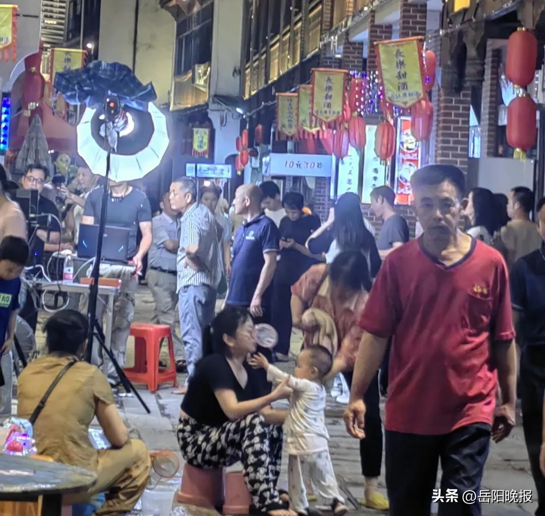 岳阳夜晚有什么好逛的地方,岳阳宵夜环境好的地方