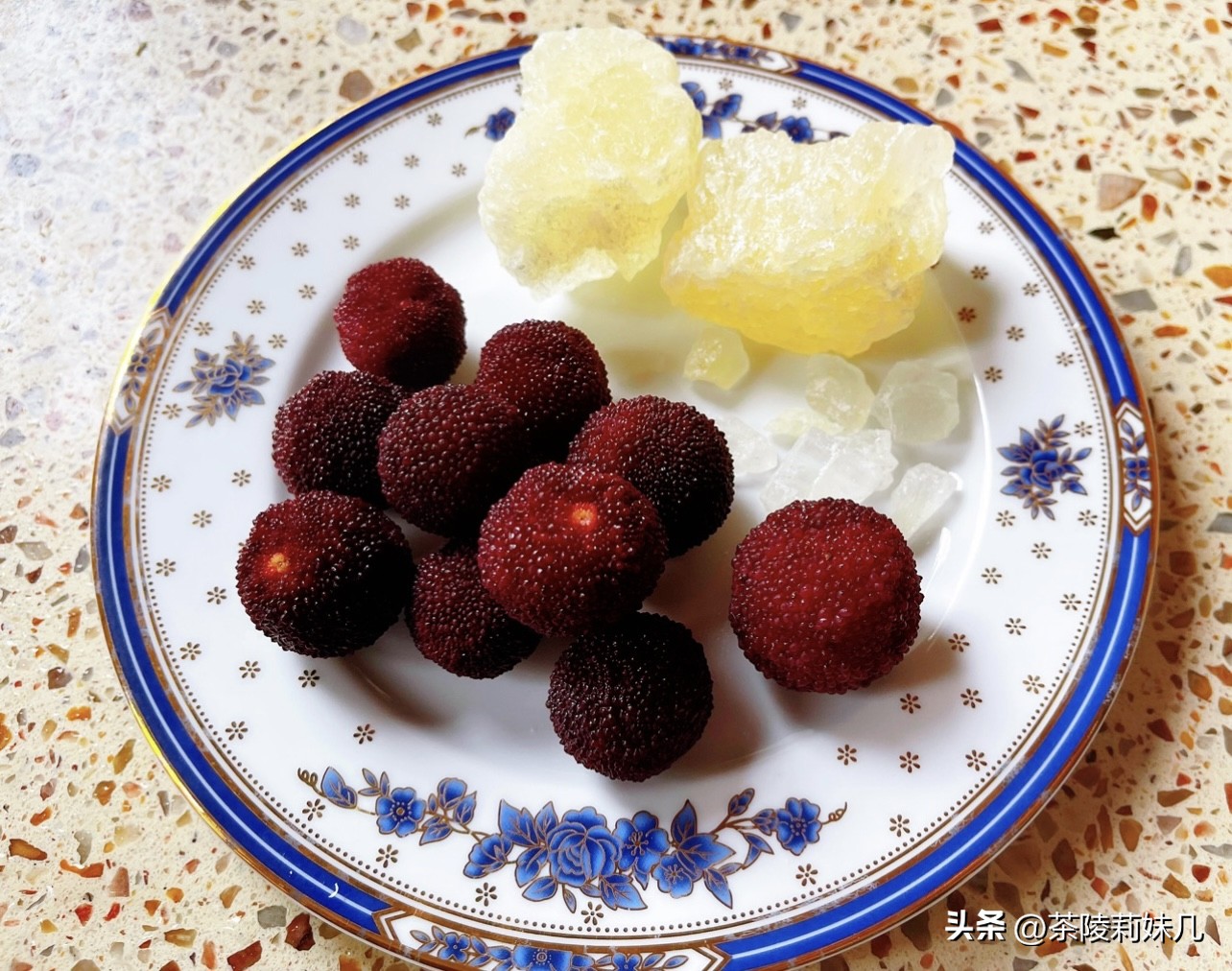 杨梅酒要按怎样的比例才泡得好喝,杨梅酒兑柠檬水会不会上头