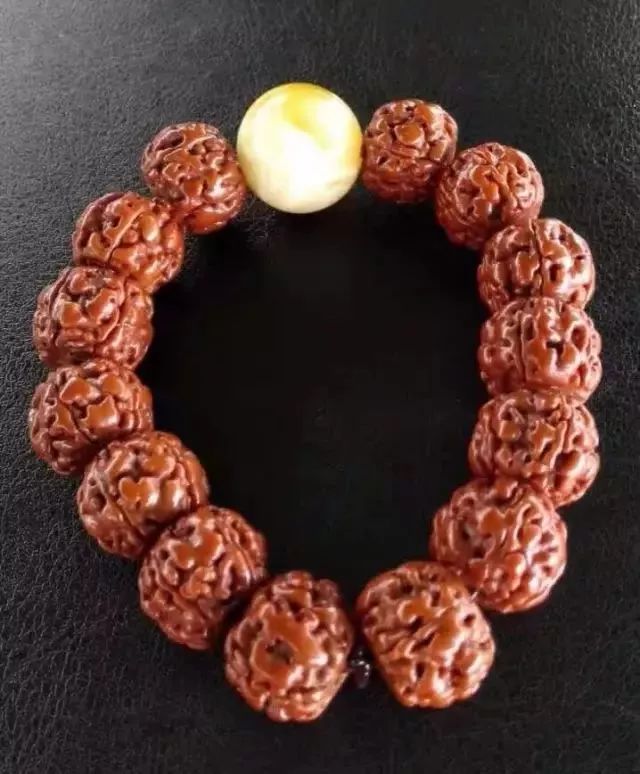 大尺寸藏式小金刚玉化包浆,藏式盘龙小金刚容易包浆吗