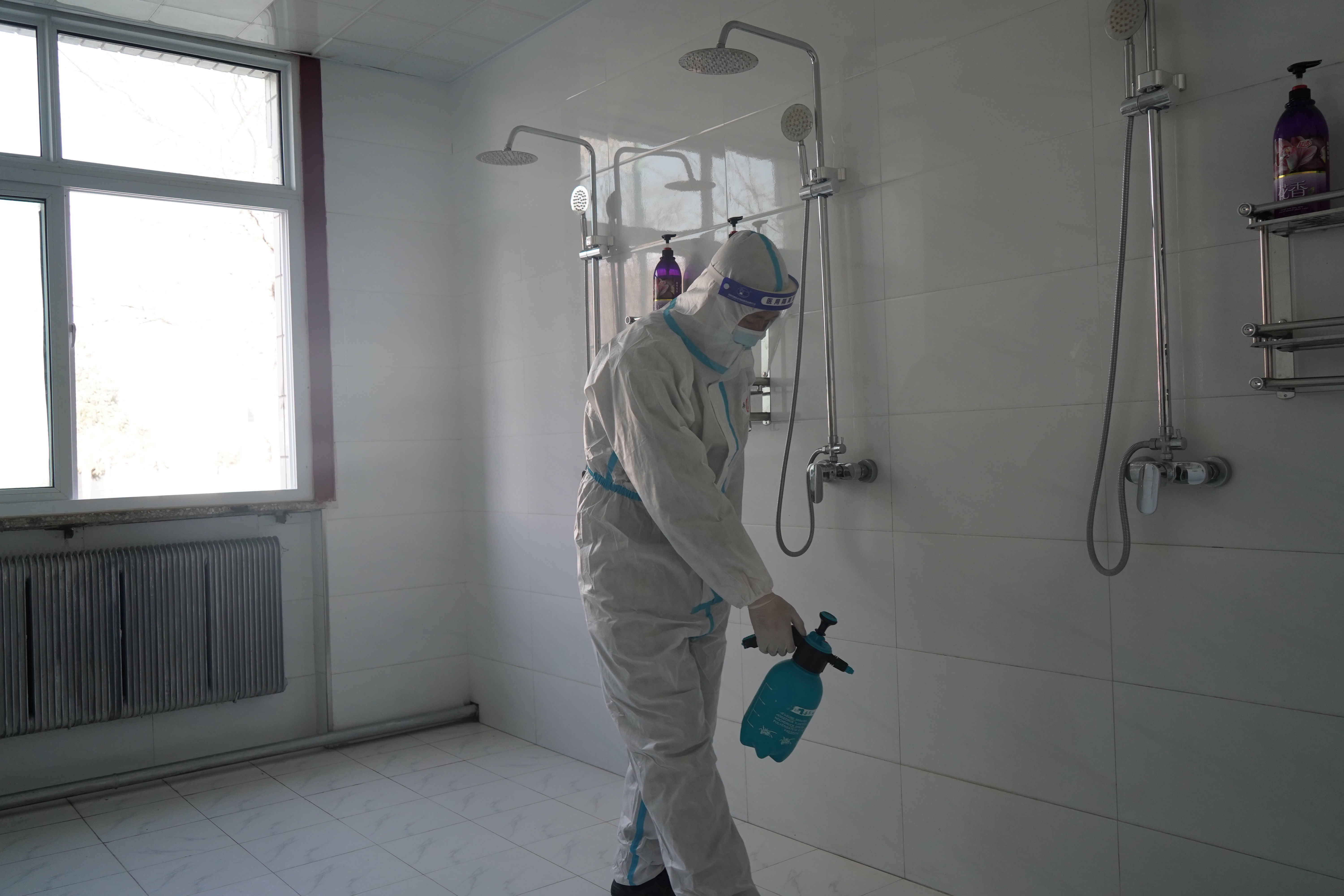 致坚守岗位的大白,致敬一线工作的大白