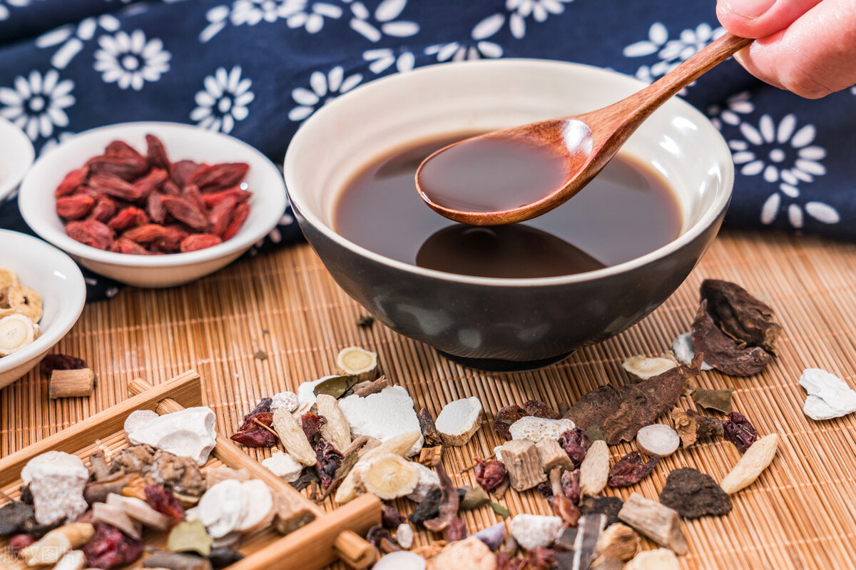 银屑病治疗全国哪家医院治疗最好,银屑病指甲发黄变硬变厚如何治疗