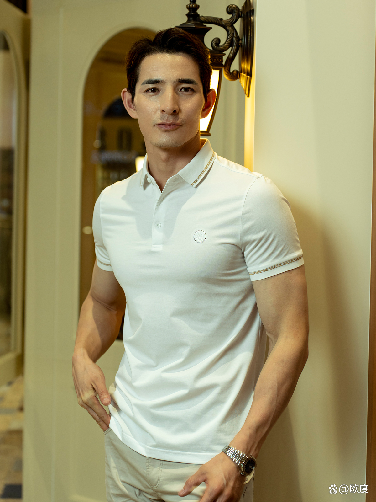 拒绝高温暴汗黏腻，这几款丝棉凉感翻领短T值得型男入手！