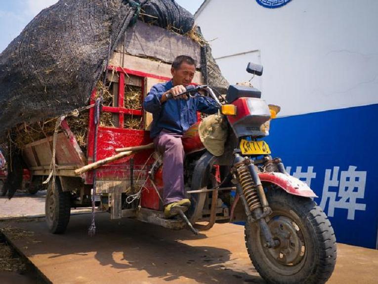 可拉货2吨的电动三轮车价格,小型拉货电动三轮车怎样操作