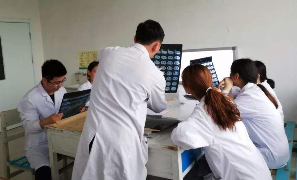 医学类前景好的十大专业,医学类专业就业前景排名更新