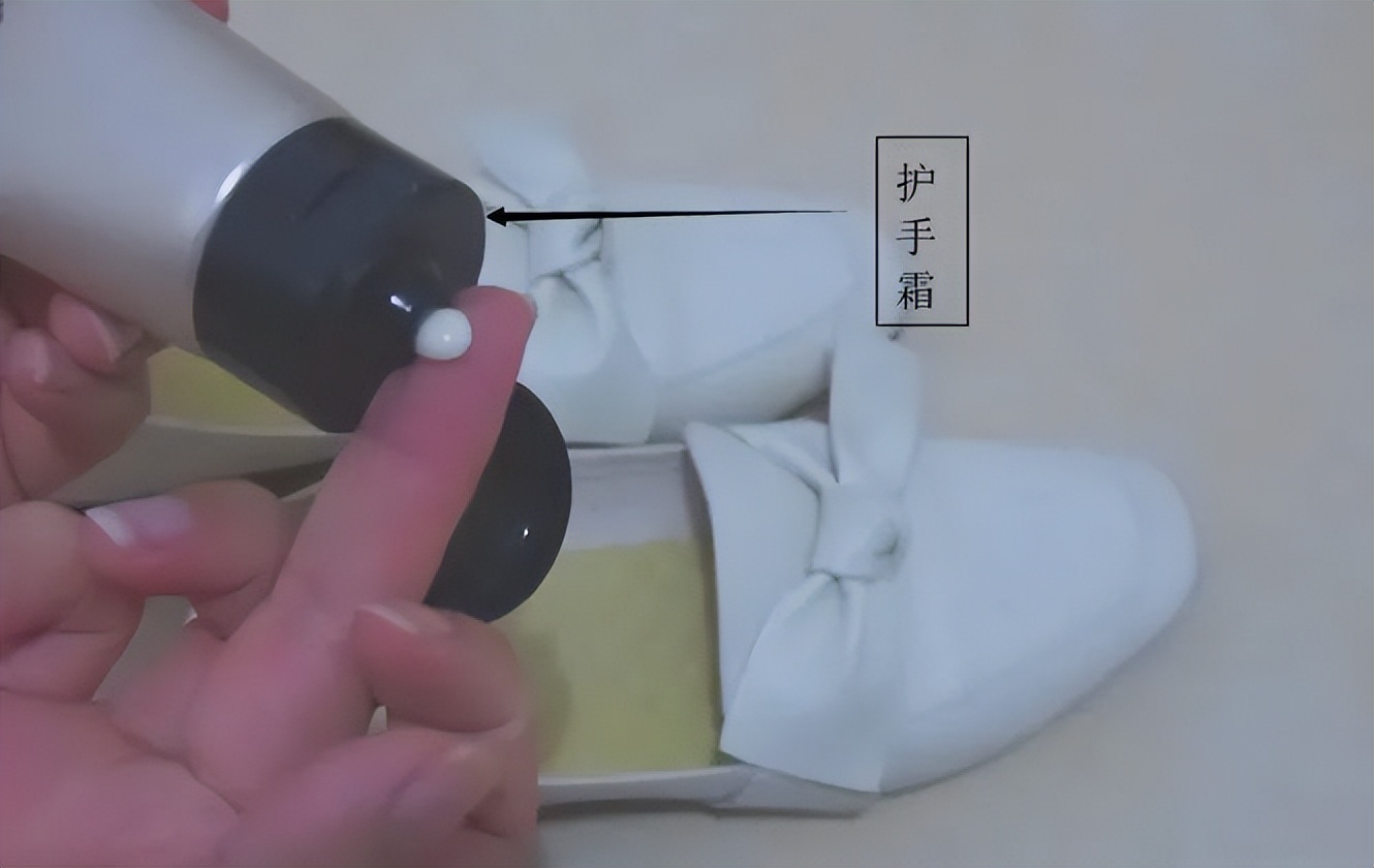 皮鞋穿久了会有折痕？擦点“它”，折痕自动消失，让你天天穿新鞋