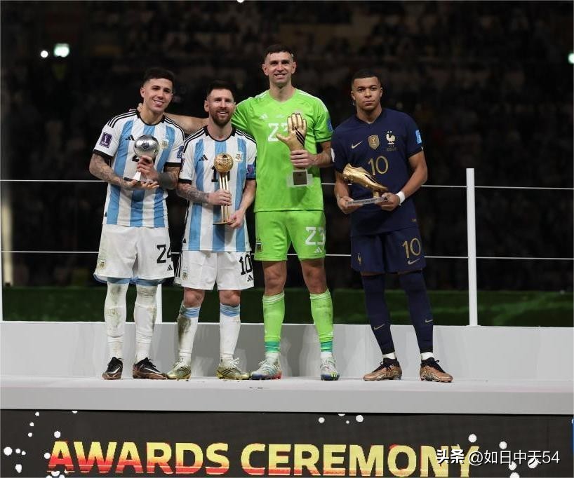 阿根廷队夺得冠军进球瞬间,阿根廷国家队以梅西为核心的场面