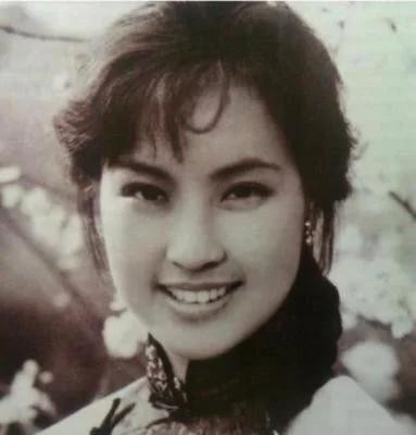 如今65岁的刘晓庆生活依然潇洒,65岁的刘晓庆回老家