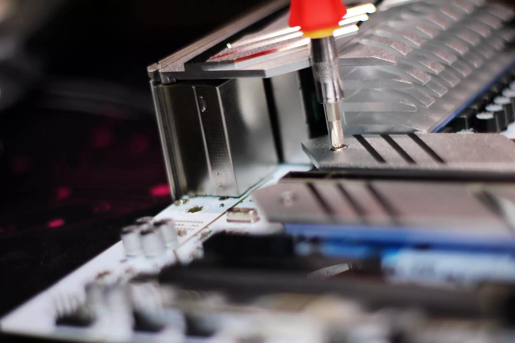 影驰b660m金属大师,影驰b660金属大师主板超外频