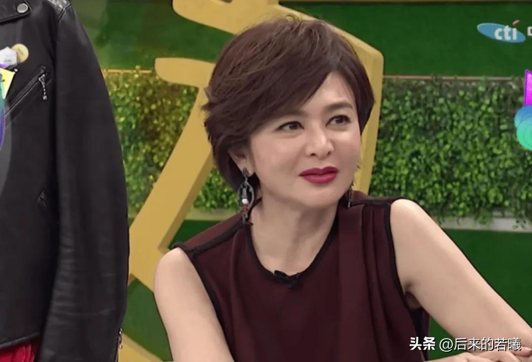 住4.3亿山顶豪宅，关之琳却衰老成这样