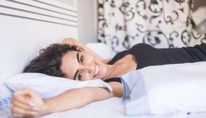 女性自己“用手”会怎么样？会不会破坏处女膜？