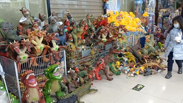 春节卖玩具在哪批发,春节卖的小玩具