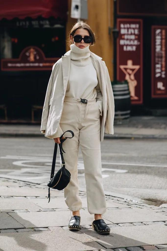 没想到!这3款“奶奶款毛衣”让姑娘们这么上头