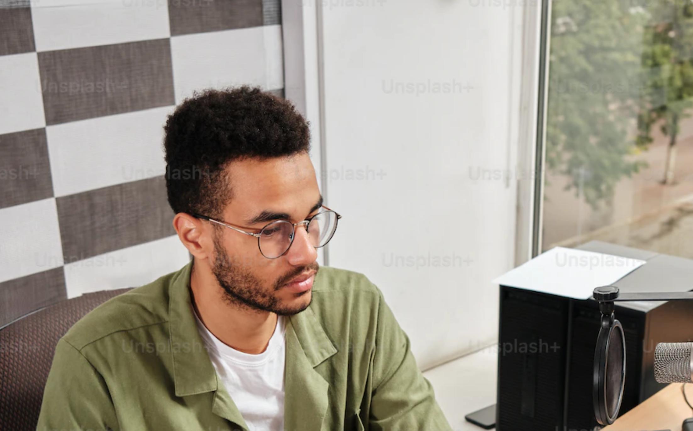 一个冷门的副业项目轻松月入过万,一个普通人要如何靠副业月入5万