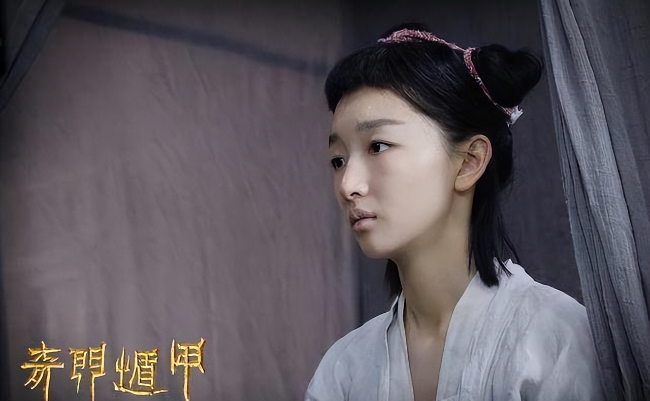 周冬雨刚出道和张艺谋采访,张艺谋周冬雨第一次见面