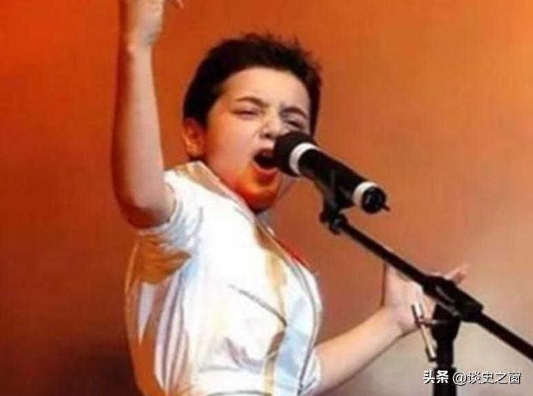 童星阿尔法为什么秃了,童星阿尔法秃头对比