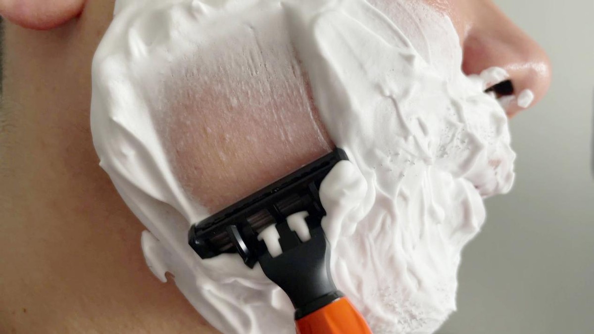 小飞碟剃须刀沉浸式开箱,太空小飞碟剃须刀仪式感满满