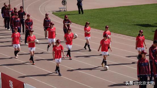 北大女足又酷又飒,北大女足啦啦队