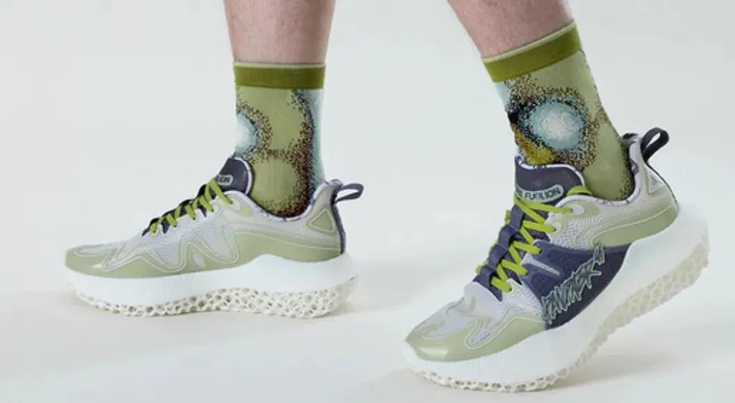 台湾媒体报道安踏官宣签约欧文,安踏官宣签约欧文李宁