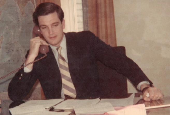 10岁全裸出镜，20岁声称自己仍是处女，“美国舒淇”的裸照风波