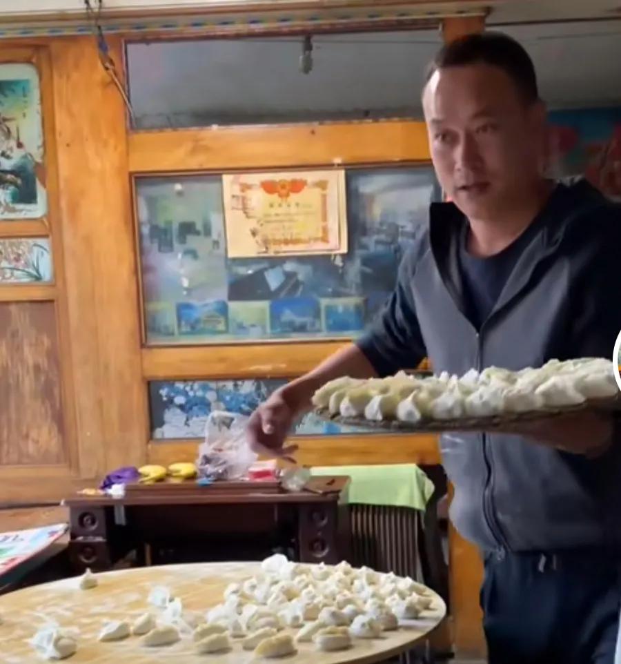 张同学与李子柒视频拍摄对比,李子柒张同学为什么会红