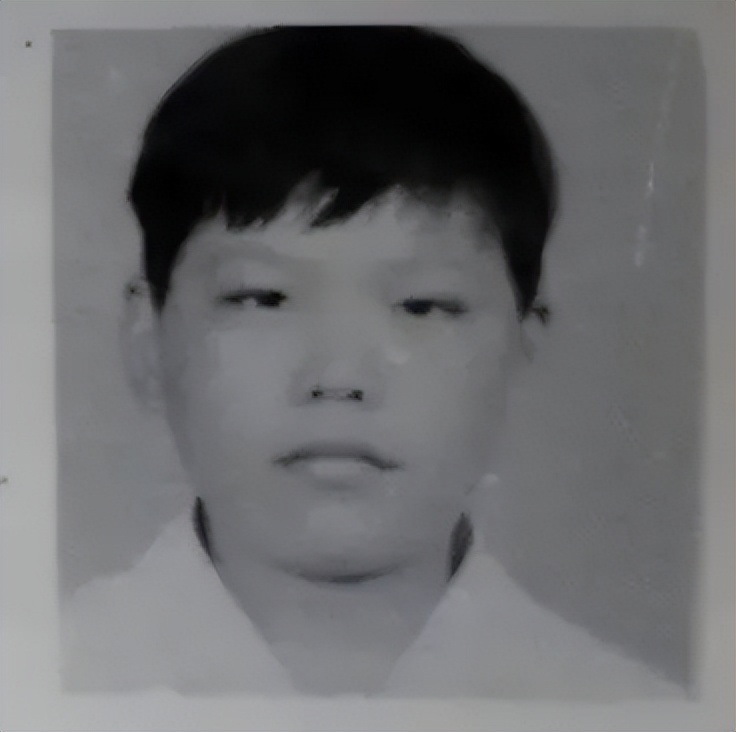 曾经红极一时的摇滚歌手,他是歌坛公认的实力歌手