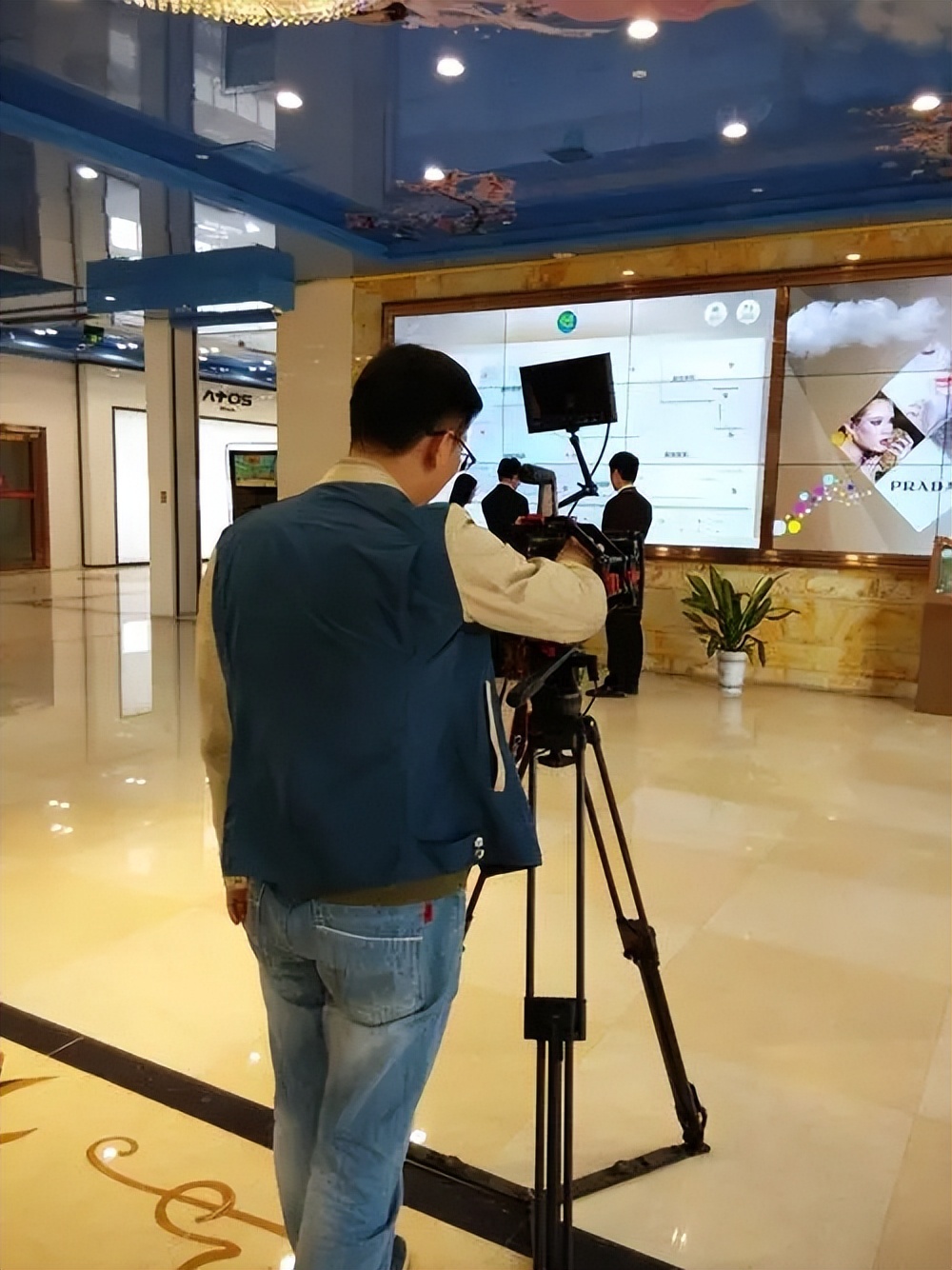 传统媒体广告与网络广告的相同点,电视广告和文字广告是什么关系