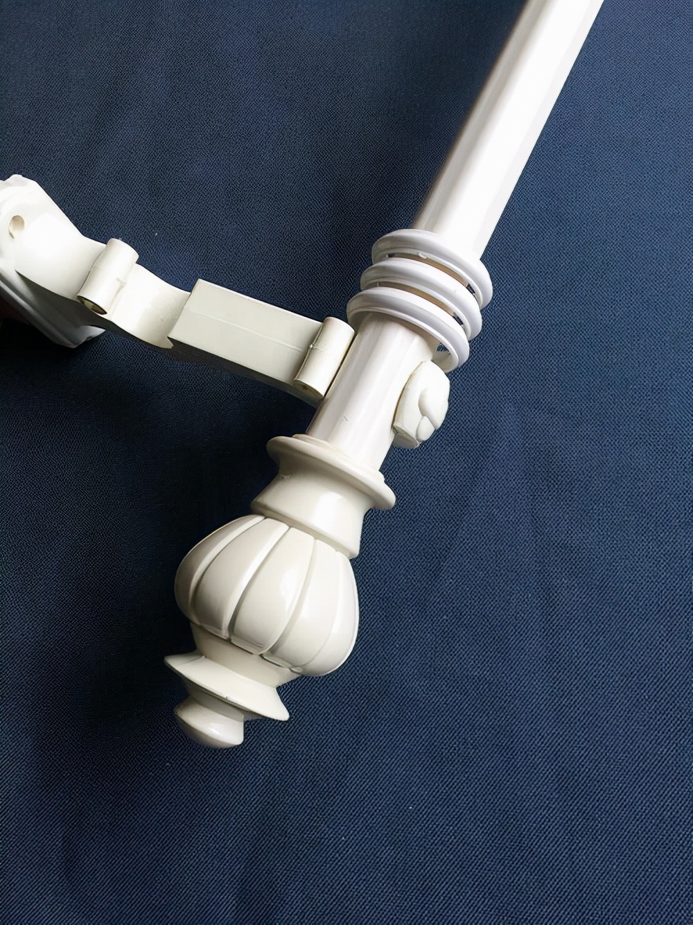 罗马杆和轨道哪个窗帘更容易清洗,罗马杆窗帘怎么拆下来清洗