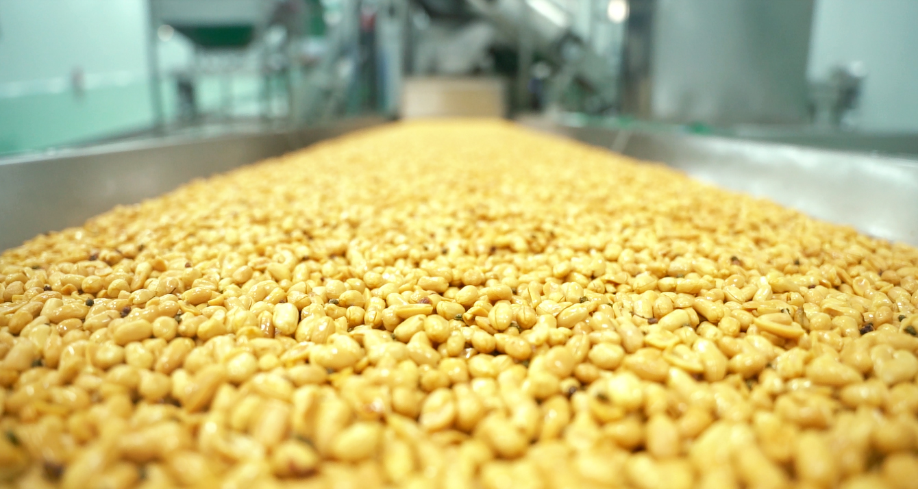 藤椒花生“交个朋友”——三毛集团产品老罗直播间开卖