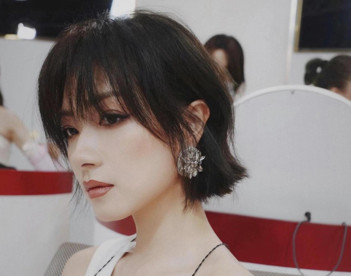 娱乐圈10名非科班出身的女演员,盘点娱乐圈后台最硬的8位女演员