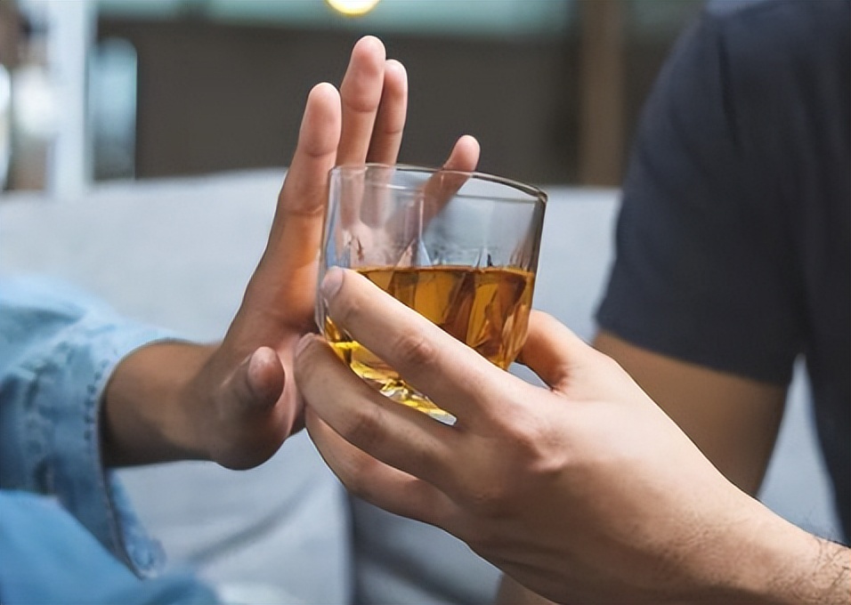 老年人夜尿几次算正常？有哪些危害，如何应对？