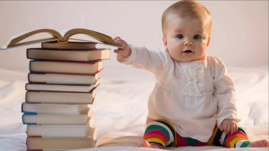 小孩老是光脚有厚袜吗,小孩穿鞋总爱脱