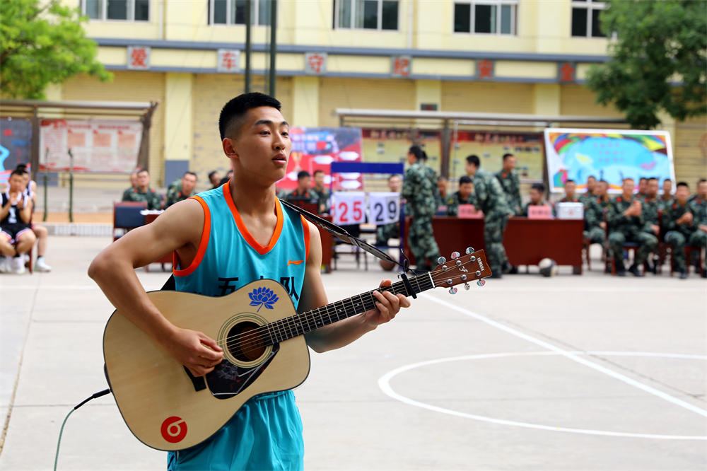 迎“篮”而上青春飞扬