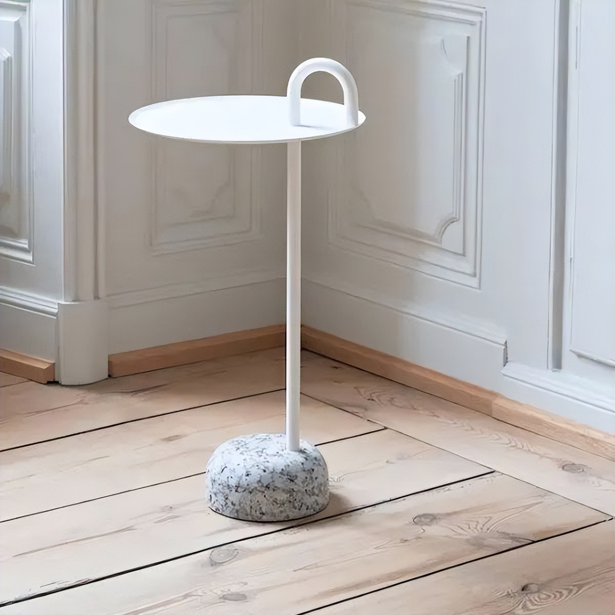 嚯!这满屏的白色边桌,兜住细节的高级感,引网友点赞!