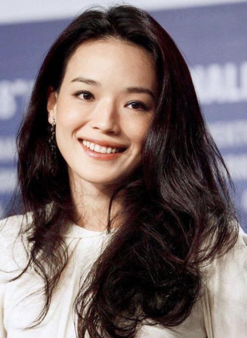 方脸大腮帮适合中分还是三七分,大饼脸中分超级简单又漂亮的发型