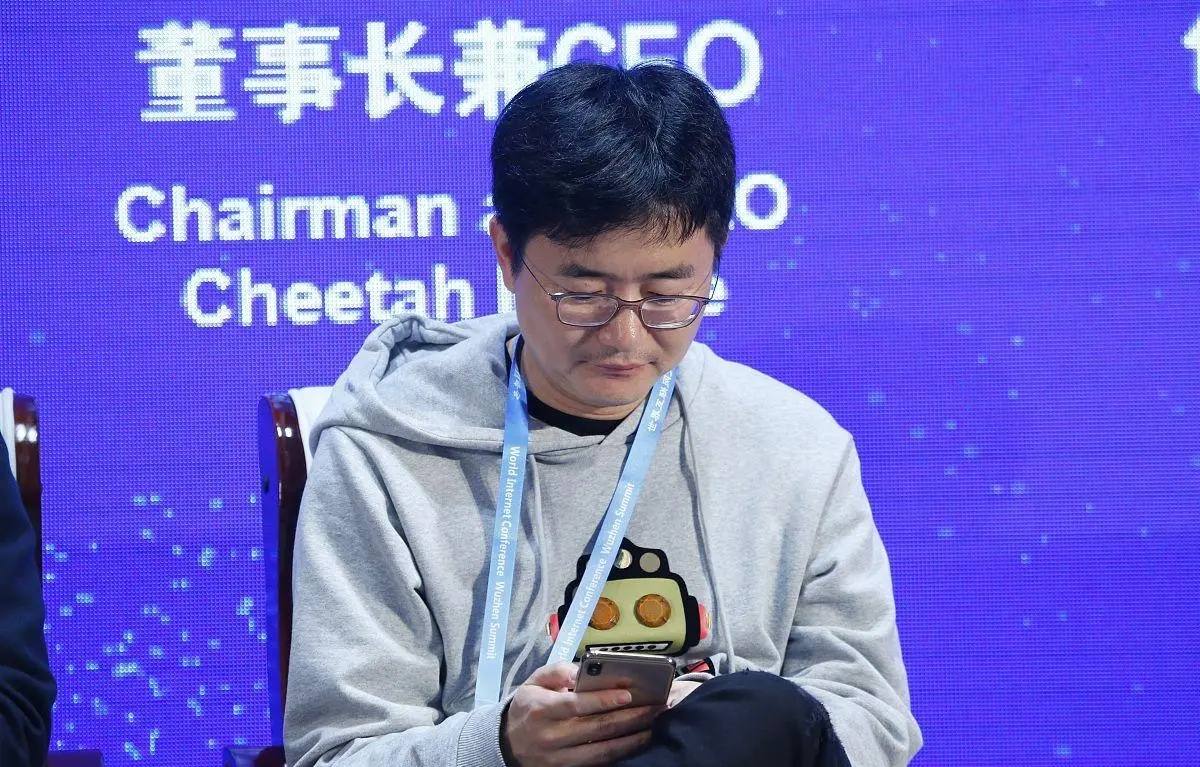 江西男人，25岁考研失败，30岁成副总裁，却被周鸿祎告了