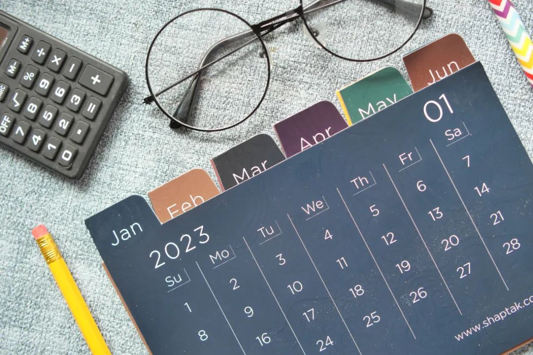 现在几点了用英语怎么说when,现在几点了用汉语怎么说