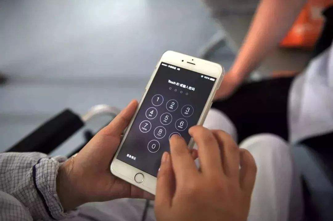 18年浙江快递小哥结识“亿万富豪”，帮送货险些倾家荡产，咋回事