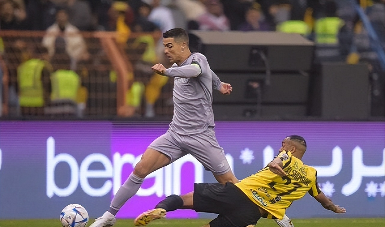 C罗伤情更新！踝关节仍肿胀，最大利好：骨头韧带未伤，拒绝休战