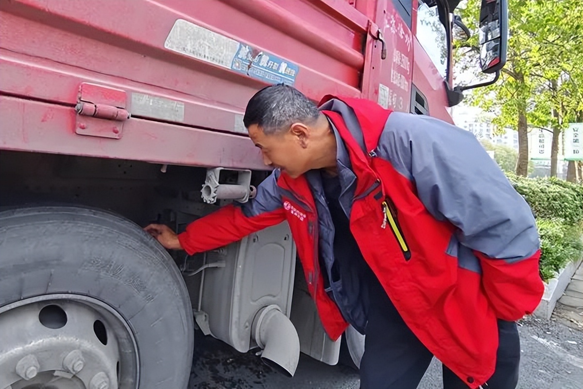 一次暖心的救援服务，让陈季坤从此认准了东风天锦|卡车之友网